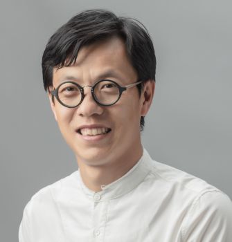 由偉壯